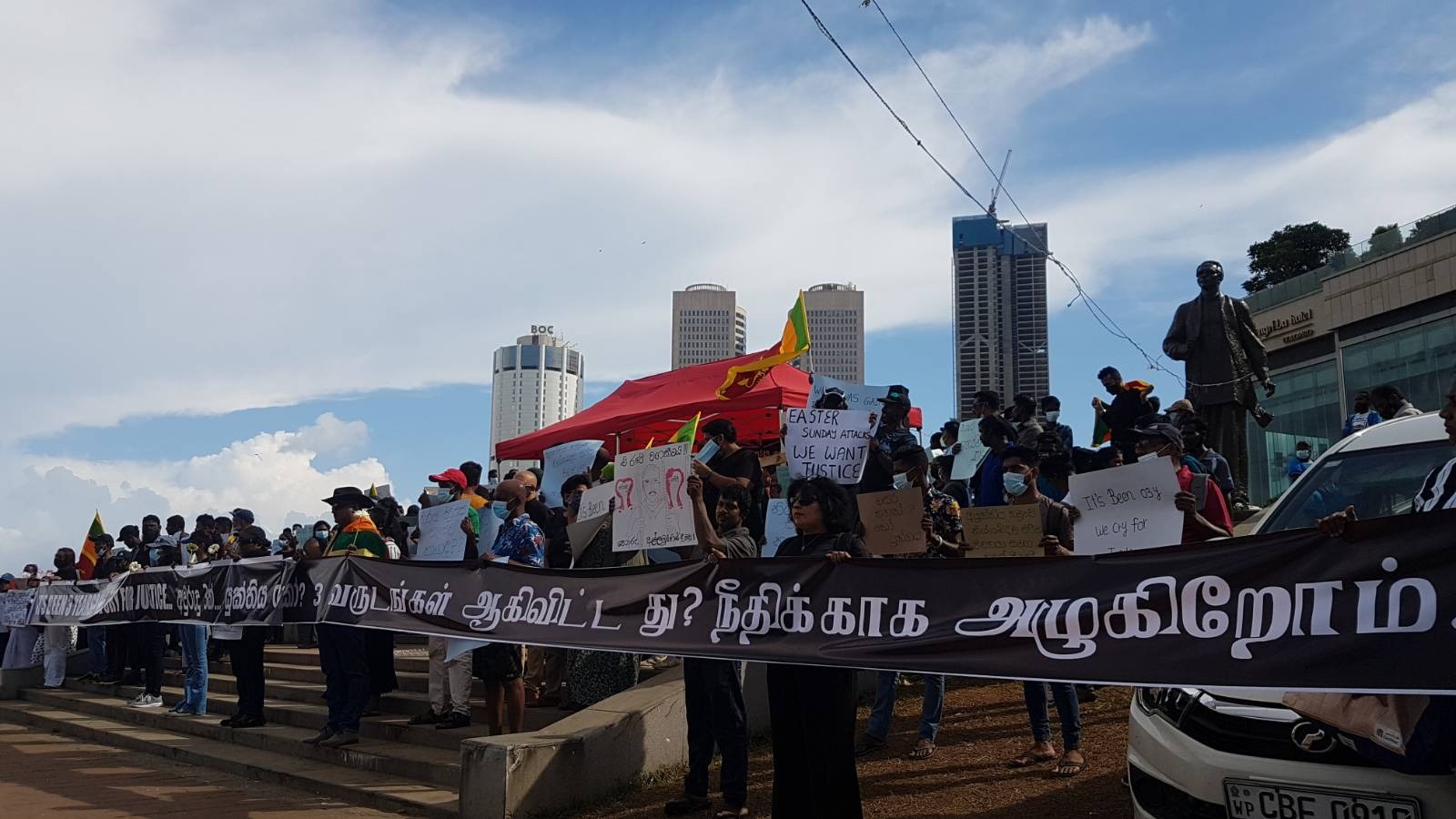 17th April: Affected families and survivors join Easter Sunday mass at Galle Face. Photo by Amalini De Sayrah.